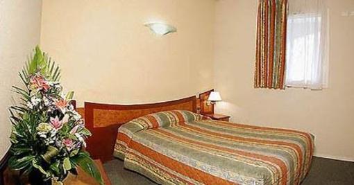 фото отеля Euro Hotel Sovereign Saint Denis