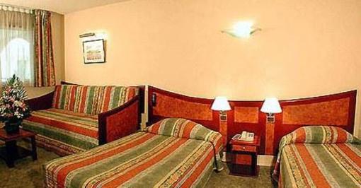 фото отеля Euro Hotel Sovereign Saint Denis