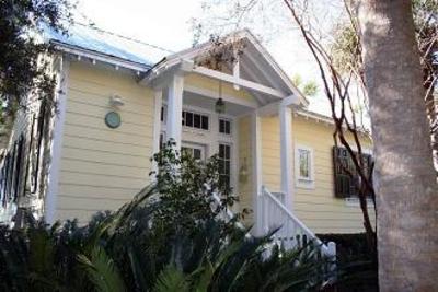 фото отеля The Cottages on Charleston Harbor