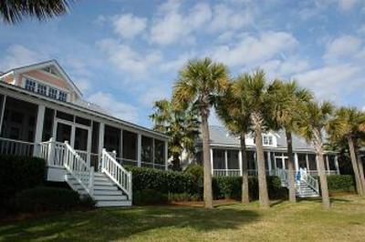 фото отеля The Cottages on Charleston Harbor