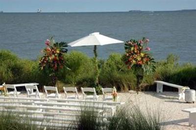 фото отеля The Cottages on Charleston Harbor