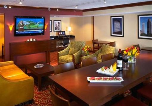 фото отеля Marriott Cleveland Airport