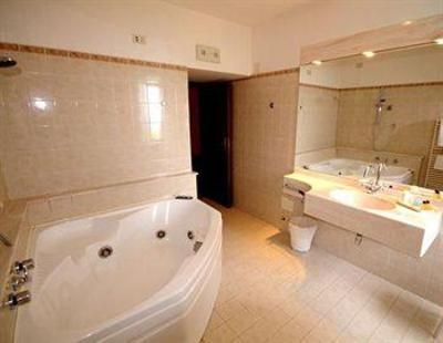 фото отеля Relais La Fattoria Hotel Passignano sul Trasimeno