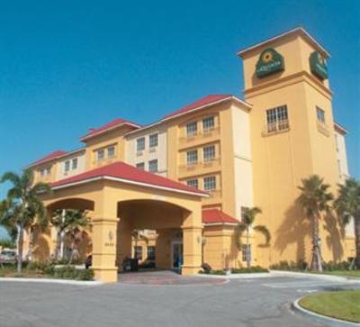 фото отеля La Quinta Inn & Suites Fort Pierce