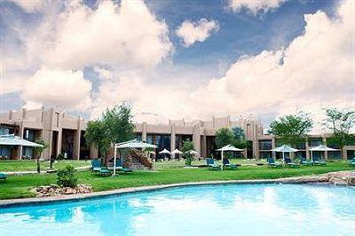 фото отеля Windhoek Country Club Resort