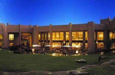 фото отеля Windhoek Country Club Resort