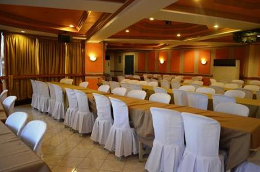 фото отеля Elegant Circle Inn