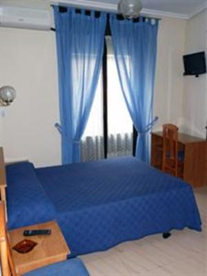 фото отеля Hostal R. Fernandez