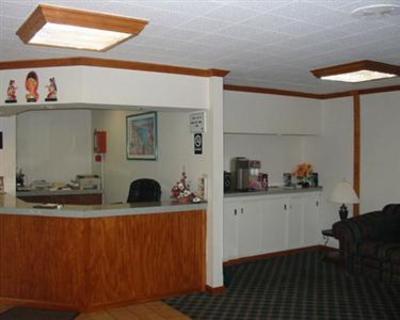 фото отеля Red Carpet Inn Massillon