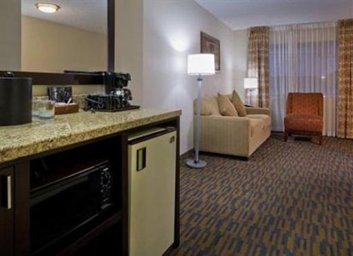 фото отеля Embassy Suites Seattle - Tacoma International Airport