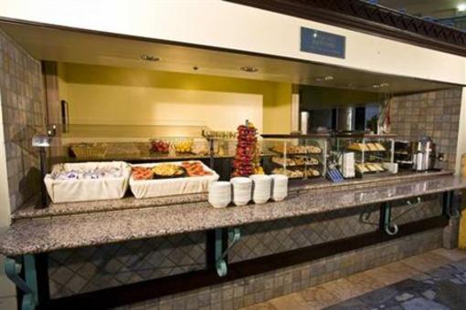 фото отеля Embassy Suites Seattle - Tacoma International Airport