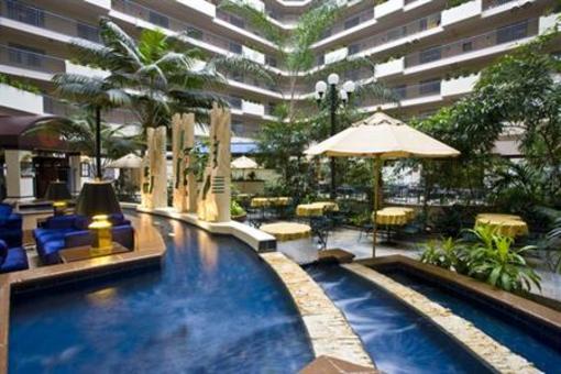 фото отеля Embassy Suites Seattle - Tacoma International Airport
