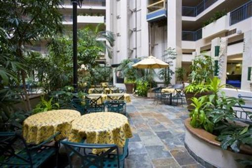 фото отеля Embassy Suites Seattle - Tacoma International Airport