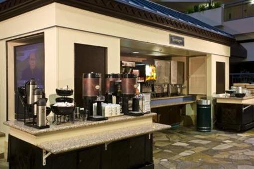 фото отеля Embassy Suites Seattle - Tacoma International Airport