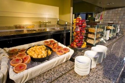 фото отеля Embassy Suites Seattle - Tacoma International Airport