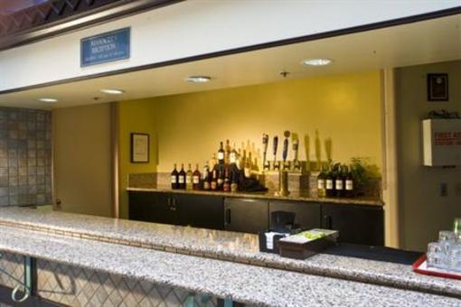 фото отеля Embassy Suites Seattle - Tacoma International Airport