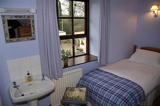 фото отеля Holly Apartment Fivemiletown