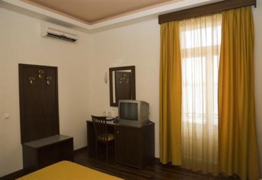 фото отеля Poros Town Hotel