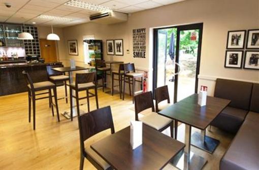 фото отеля Courtyard Hotel Woodstock