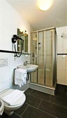 фото отеля Hotel Adler Westhausen