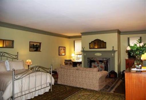 фото отеля English Garden Bed and Breakfast