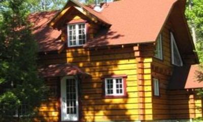 фото отеля Chalets de la Riviere Sacacomie