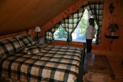 фото отеля Chalets de la Riviere Sacacomie