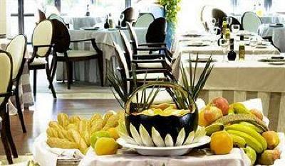 фото отеля Osuna Hotel
