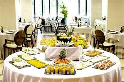фото отеля Osuna Hotel