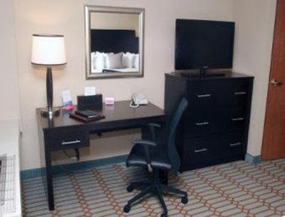 фото отеля Ramada Plaza Suites Fargo