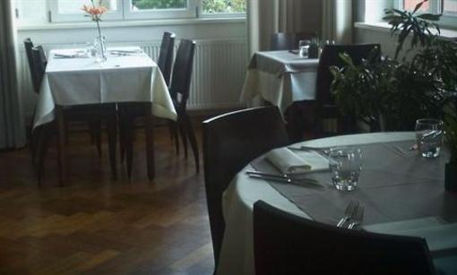 фото отеля Auberge du Relais Cernay