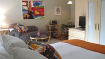 фото отеля Cormier's Studio Bed and Breakfast