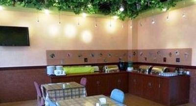 фото отеля Home Inn Dalian Changxing Island Santang Commercial Street