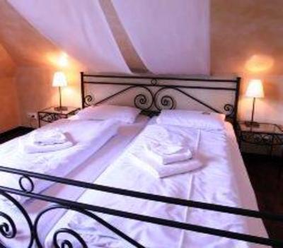 фото отеля Hotel & Restaurant Weisser Schwan Zossen