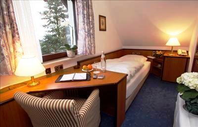 фото отеля Waldhotel Kelkheim