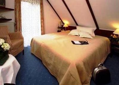 фото отеля Waldhotel Kelkheim