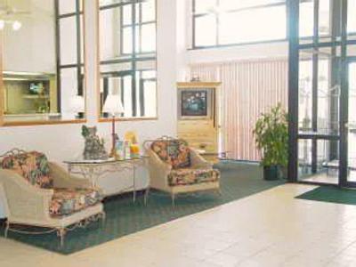 фото отеля Super Inn & Suites