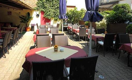 фото отеля Hotel Restaurant Deutsches Haus Lampertheim