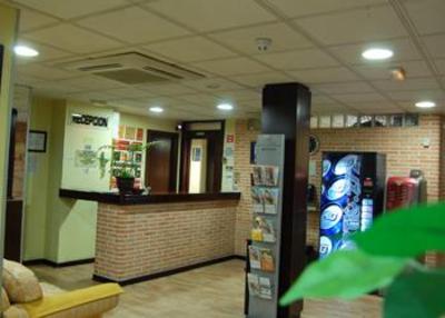 фото отеля Hostal Complutense Alcala de Henares