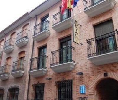 фото отеля Hostal Complutense Alcala de Henares