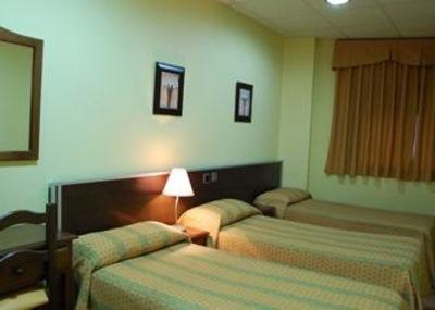 фото отеля Hostal Complutense Alcala de Henares