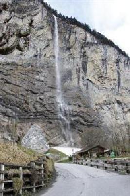 фото отеля Camping Jungfrau Holiday Park Hotel Lauterbrunnen