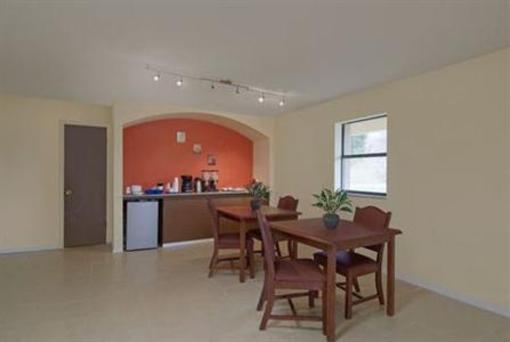 фото отеля Americas Best Value Inn Henryetta