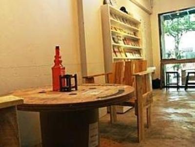 фото отеля Chan Neung Cafe & Beds