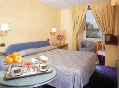 фото отеля Tripoli Hotel