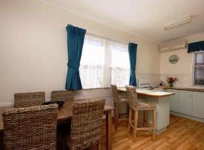 фото отеля Forster Holiday Village Accommodation