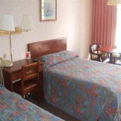 фото отеля Red Carpet Inn Louisville