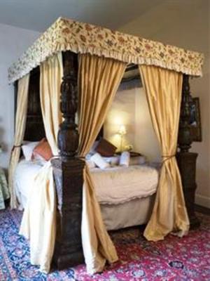 фото отеля Bickleigh Castle Hotel Tiverton