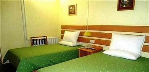 фото отеля Home Inn Qingdao Chongqing Middle Road Licang