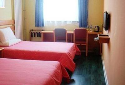 фото отеля Home Inn Qingdao Chongqing Middle Road Licang